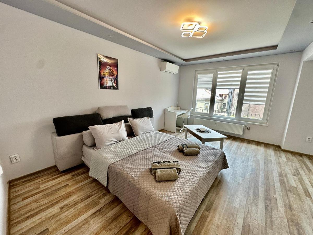 Central Vista Apartment By Mit Sofia Bagian luar foto