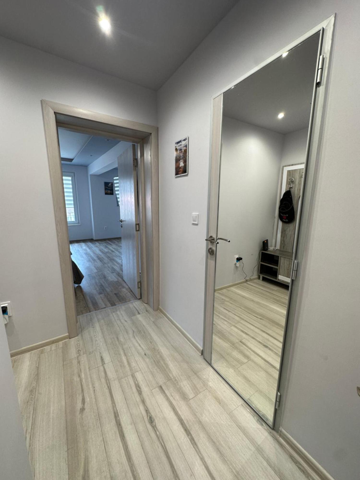 Central Vista Apartment By Mit Sofia Bagian luar foto